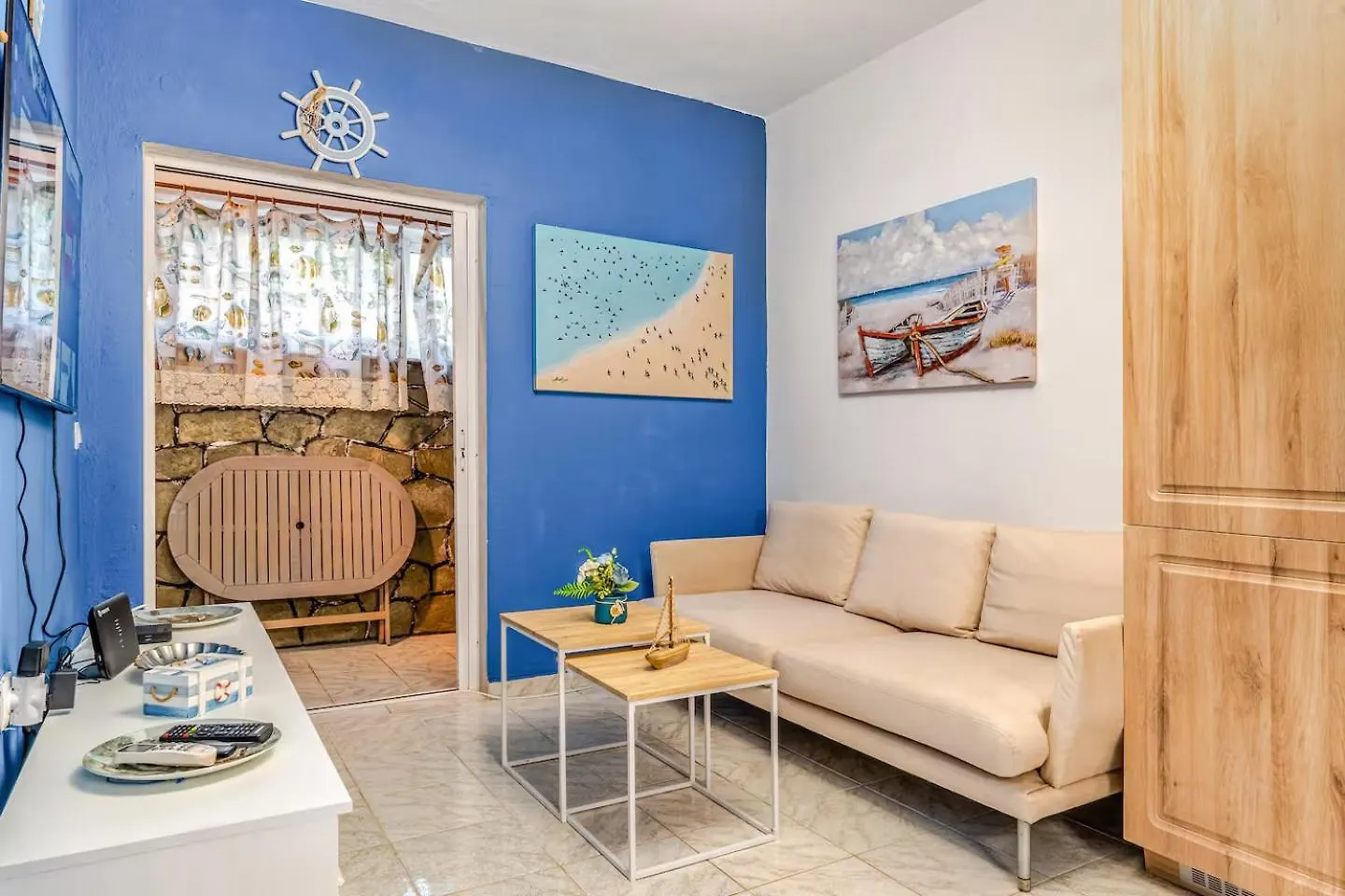 The Beach Nest بيفكوهوري اليونان